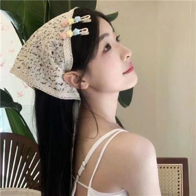 朦胧的山荷叶